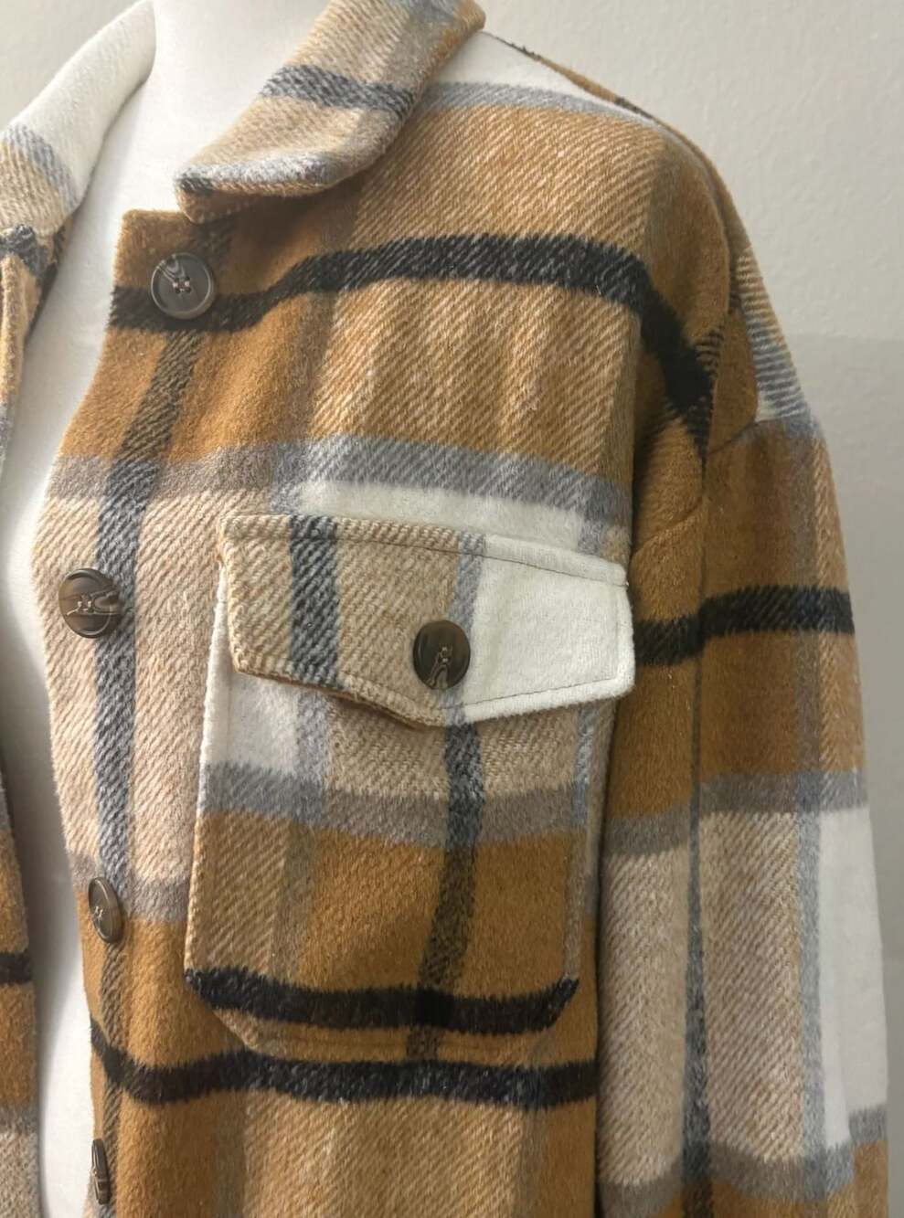 Altar’d State Plaid Shacket Women’s L Tan Cream Gray Black Oversized Fall Layer